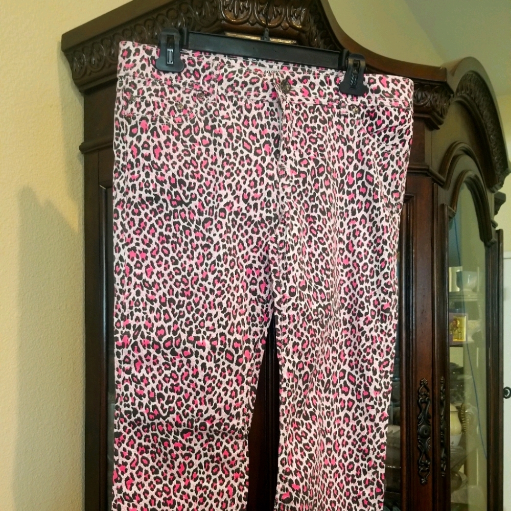 what about  me women's Pants